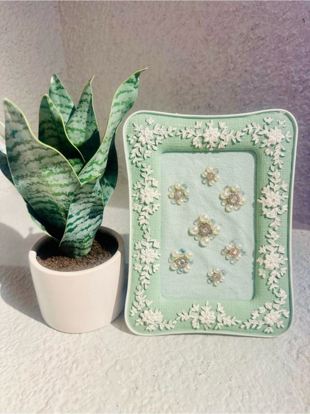 Handmade Pearl Floral Mixed Media Frame Art